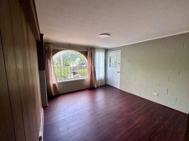 Foto del edificio - 2374 Gardenia St