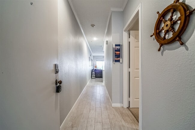 Foto del edificio - 351 Lakeside Ln