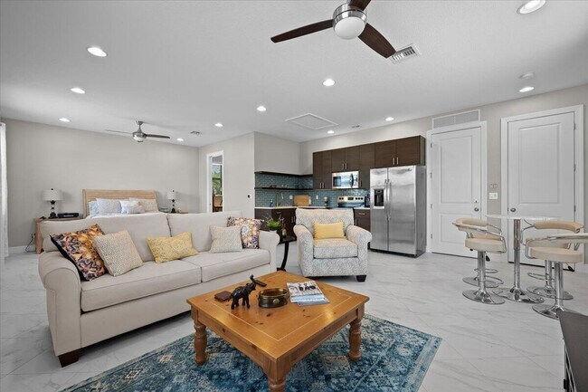 Building Photo - 5013 Grandiflora Rd