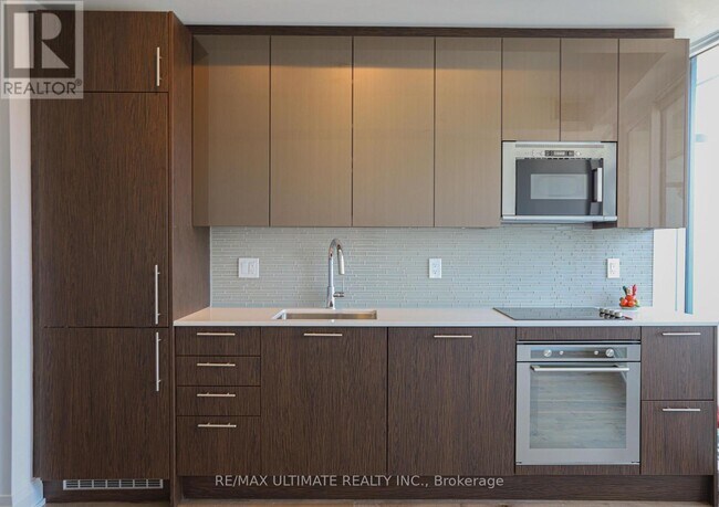 Building Photo - 403 Church St