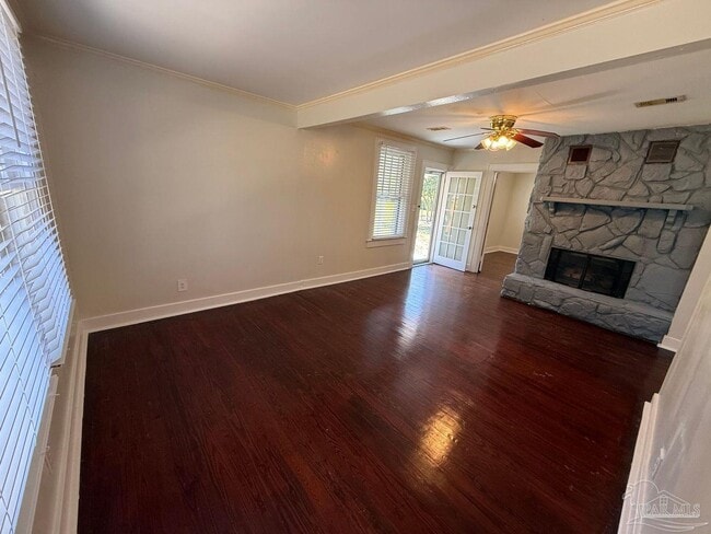 Building Photo - 1120 Barcia Dr