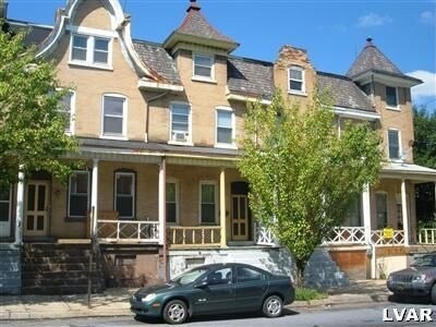 Primary Photo - New Lower rate!! Completely Remodeled Town...