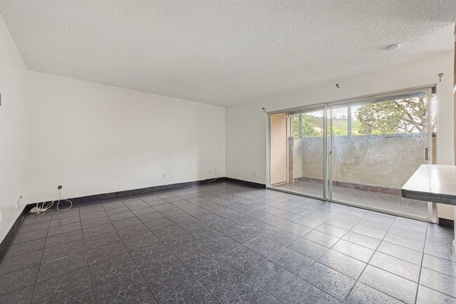 Building Photo - 5462 Adobe Falls Rd