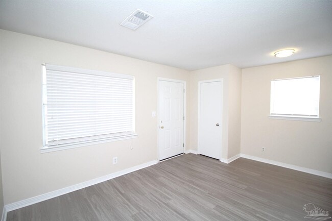 Building Photo - 10151 Guidy Ln