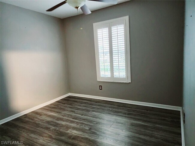 Building Photo - 6127 Lakefront Dr