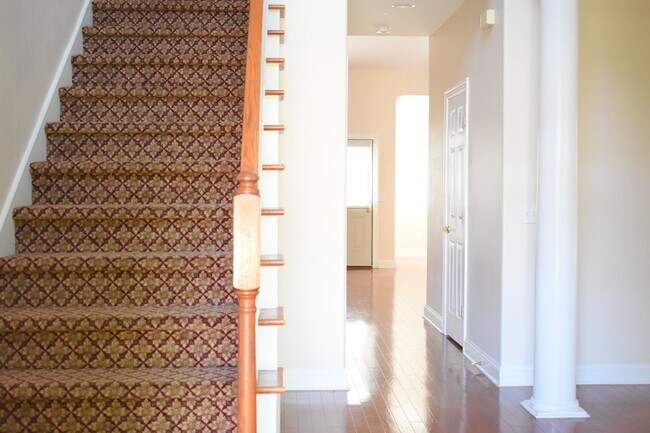 Foto del edificio - 1305 Wakefield Ct