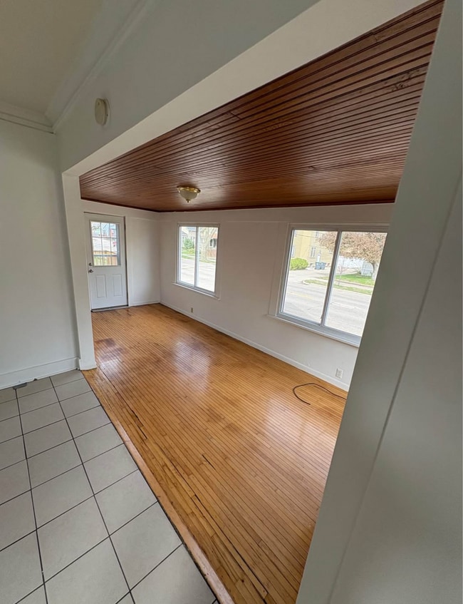 Building Photo - 814 16th St S