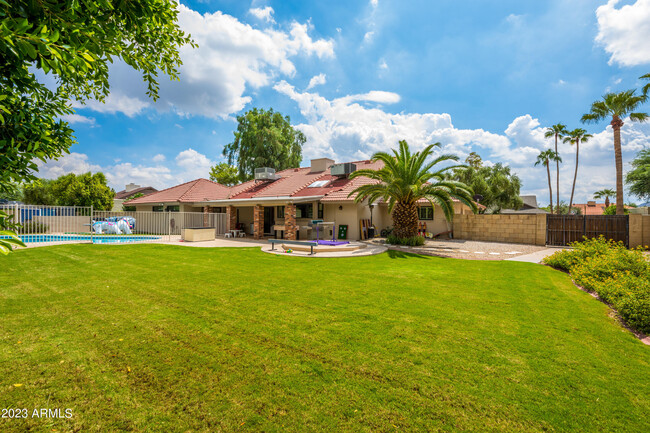 Building Photo - 5026 E Oakhurst Way