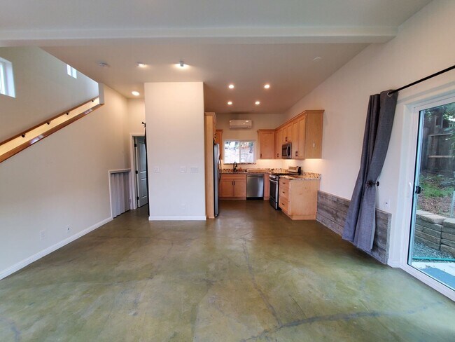 Foto del edificio - Well Maintained 1 Bedroom in Banana Belt a...