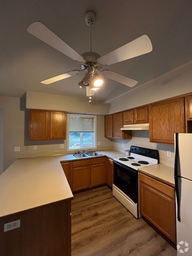Building Photo - 4111 Forsythia St