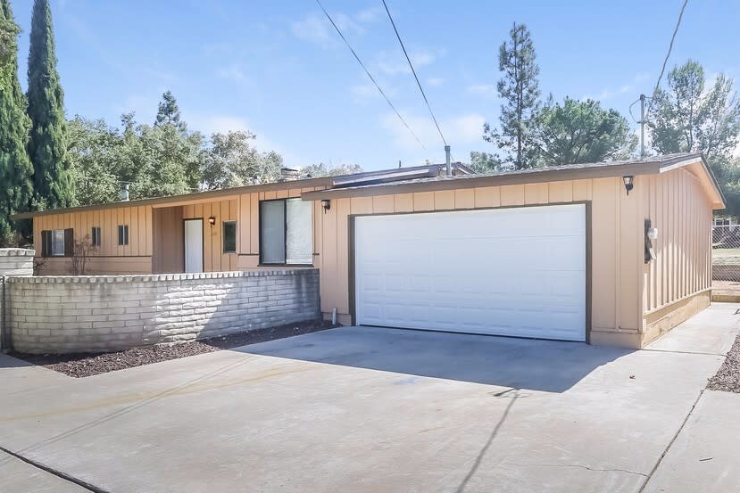 2243 Avenida Del Diablo, Escondido, CA 92029 House Rental in