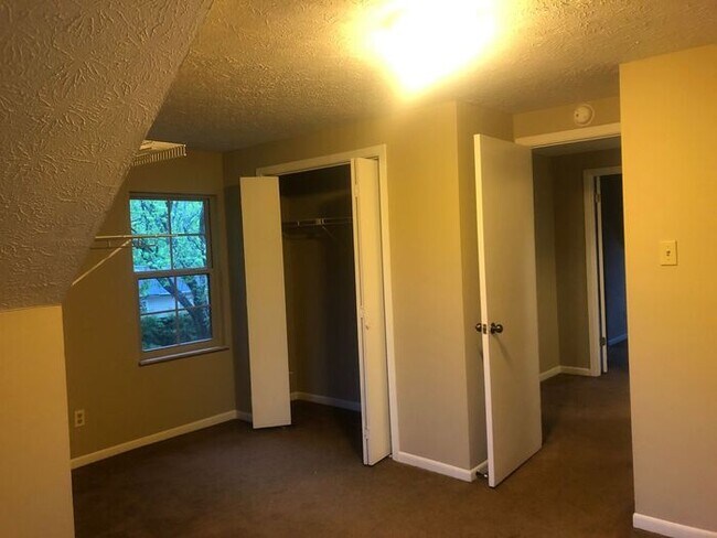 Foto del edificio - Charming 4-Bedroom Cape Cod Home in Knoxville