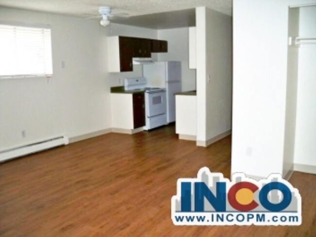 Building Photo - Bright 1 bed 1 bath apartment w/ new tub s...