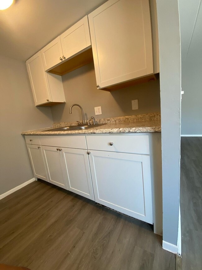 Building Photo - 1751 Gilsey Ave