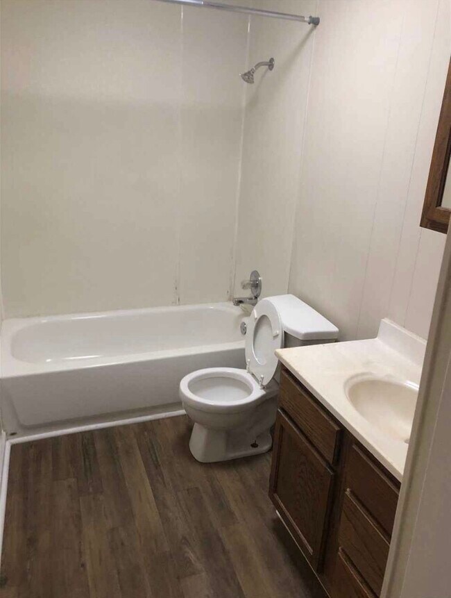 Bathroom - 207 Lake Dr