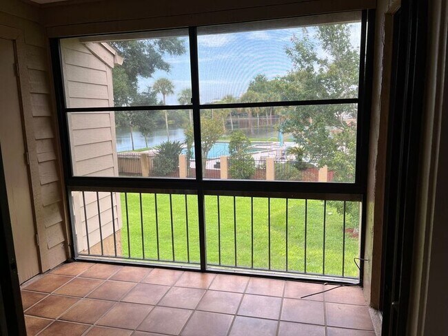 Building Photo - 520 Cranes Way