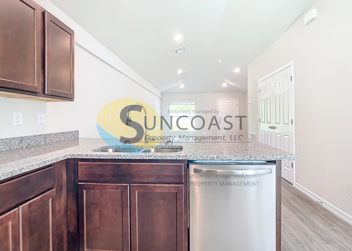 Foto principal - Find Your Perfect Home in Port Charlotte: ...