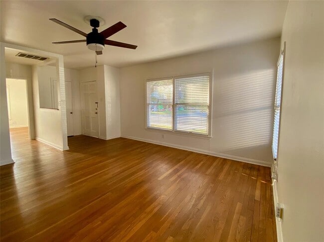 Building Photo - 7111 Grover Ave