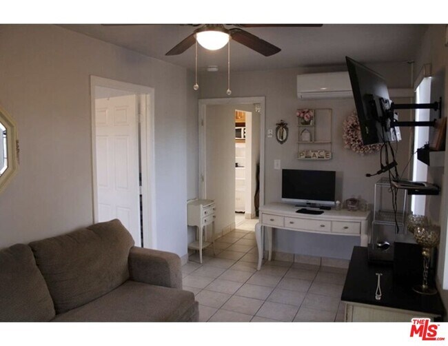 Building Photo - 14768 Maclay St