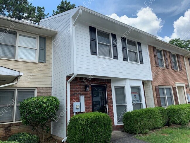 Building Photo - 5025 Falling Creek Ln