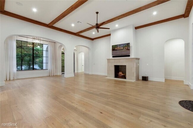 Building Photo - 2702 Mountain Laurel Dr