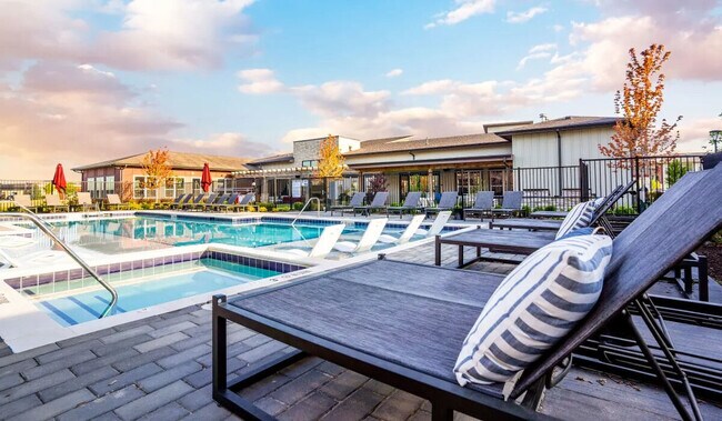 Foto del edificio - Apex at Perry Crossing