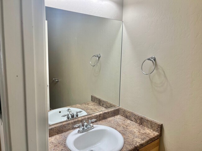 Building Photo - West Park Town House #55