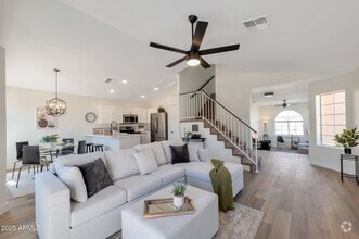 Building Photo - 829 N Bluejay Dr