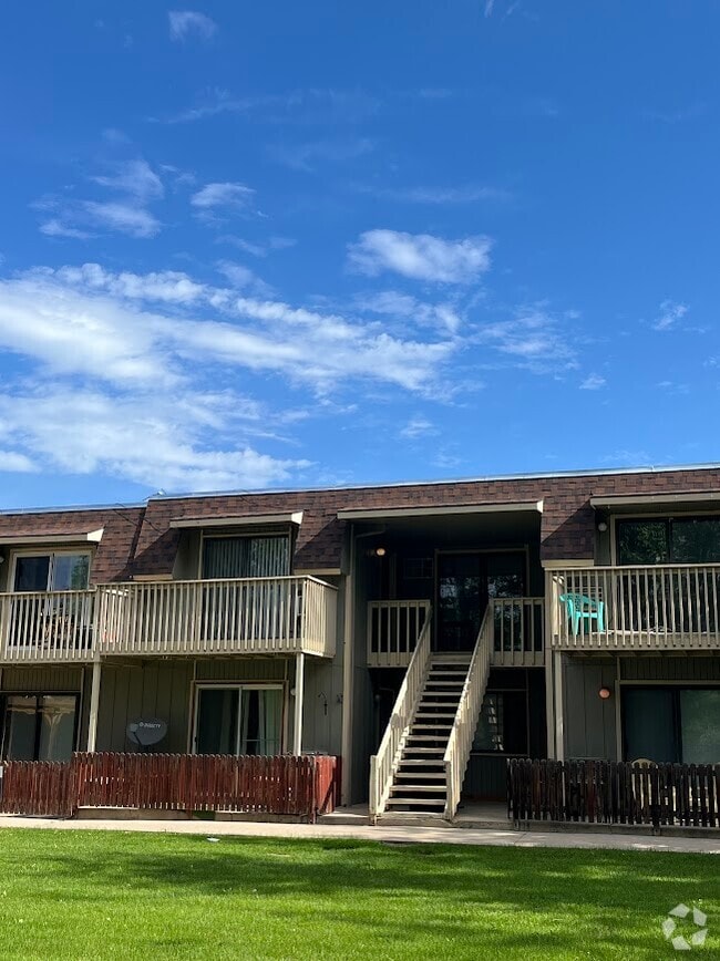 Building Photo - 806 Stone Mountain Dr