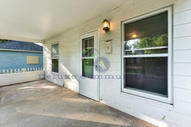 Foto del edificio - Remodeled 3BR + Flex Room | Steps from Leo...