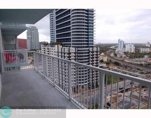 Building Photo - 1250 S Miami Ave
