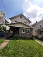 Building Photo - 237 Wood St