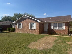 Building Photo - 2217 Aspen Ave