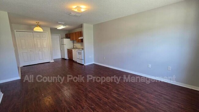 Foto del edificio - 840 Fox Lake Dr