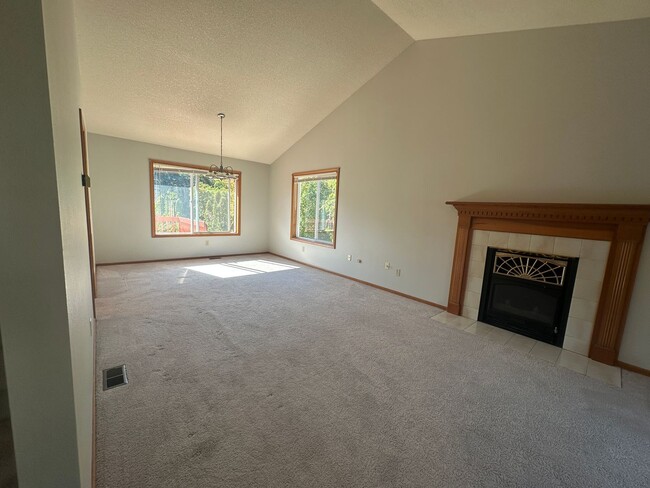 Building Photo - NW Corvallis single family house