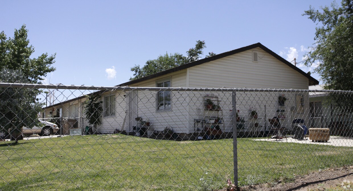 Primary Photo - 9320 Hesperia Rd
