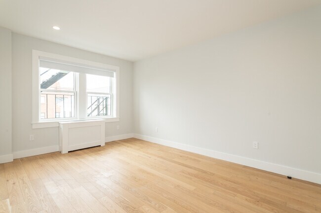 Building Photo - 123 Highland Ave