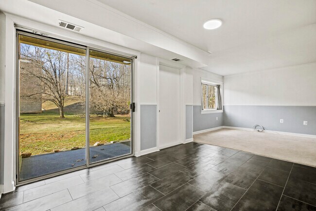 Comedor - 5105 Crossfield Ct