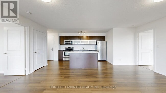 Photo du bâtiment - 2015 Sheppard Ave E