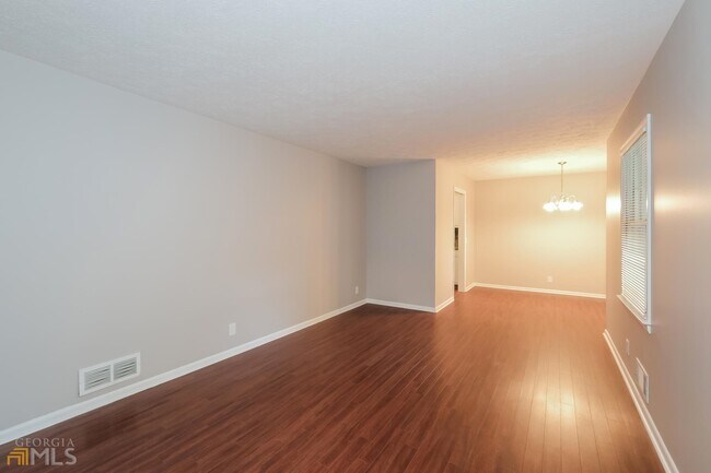 Building Photo - 1369 White Oak St SE
