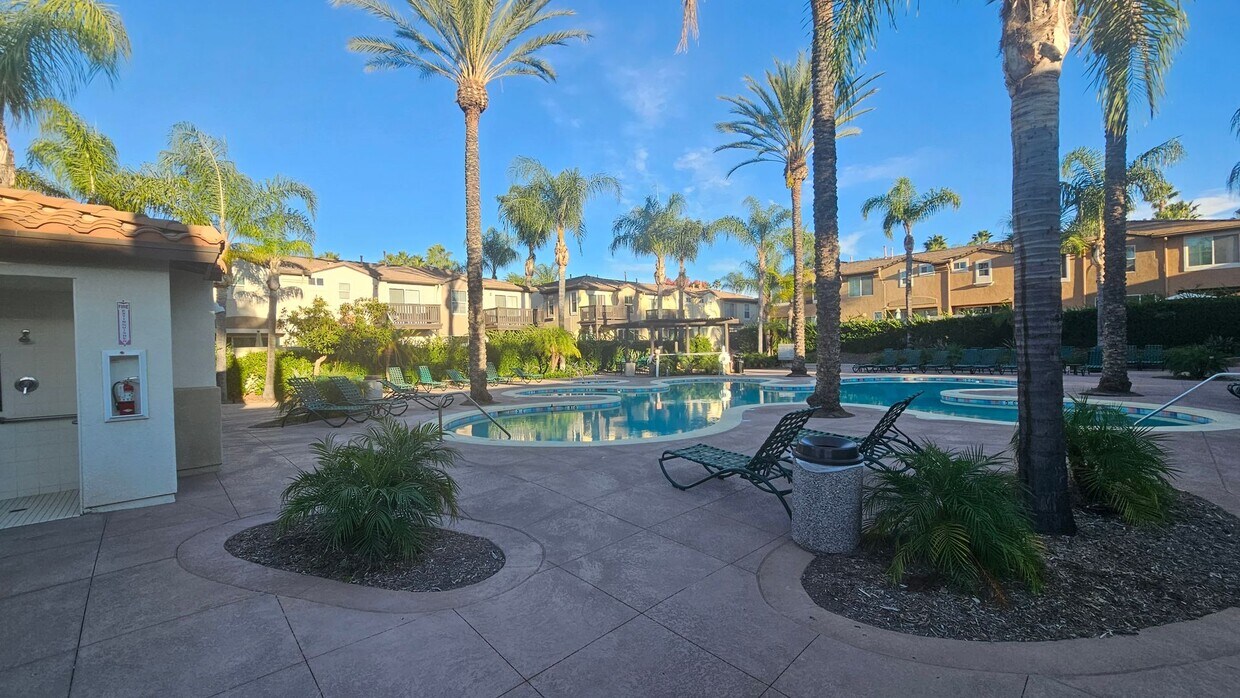 Foto del edificio - Gorgeous Resort Style - Gated and Guarded Community