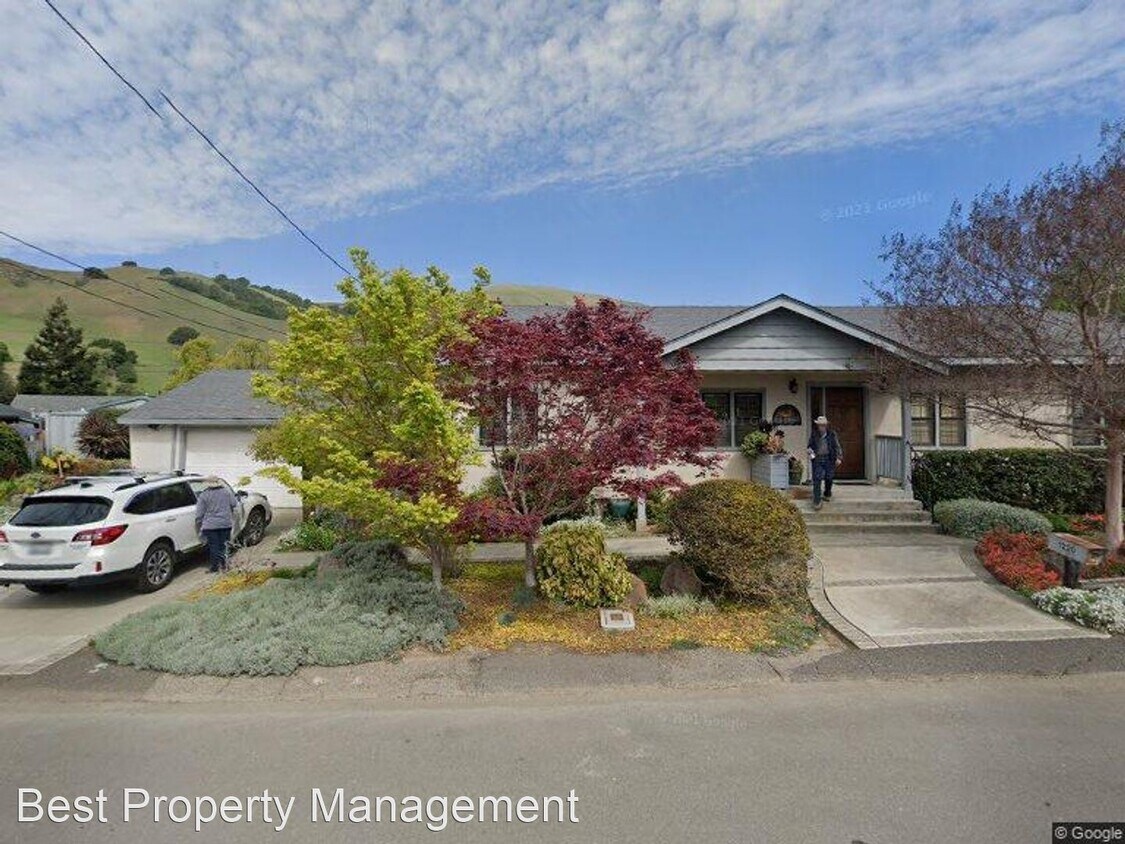 Primary Photo - 3 br, 2 bath House - 1220 Deer Rd