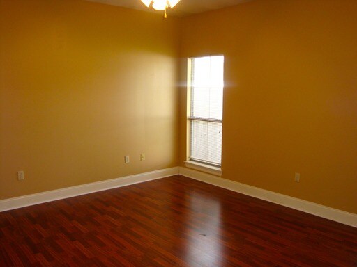Building Photo - 252 Rushmore Dr