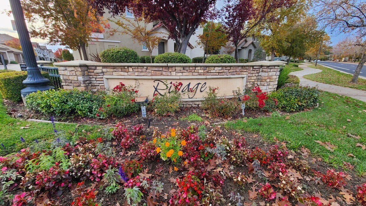Foto principal - 3 bedroom, 3 bathroom condo at The Rivage ...
