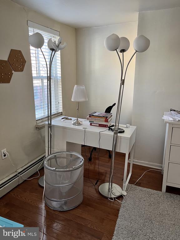 Building Photo - 1220 Pine St