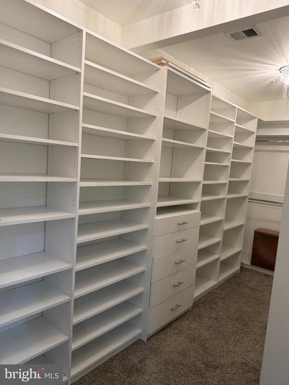 Foto del edificio - 4004 Ethan Thomas Dr