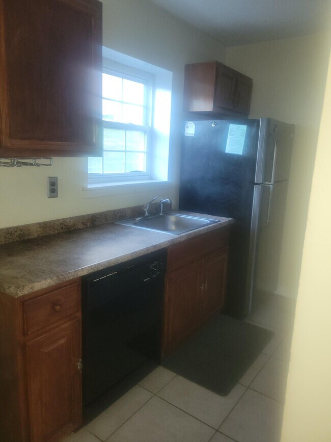 Kitchen - 19 Alpine Dr