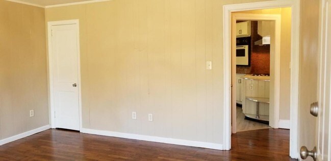 Building Photo - 12 Battey Dr