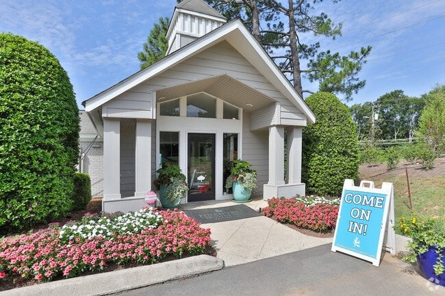 Leasing - Pinehurst On Providence