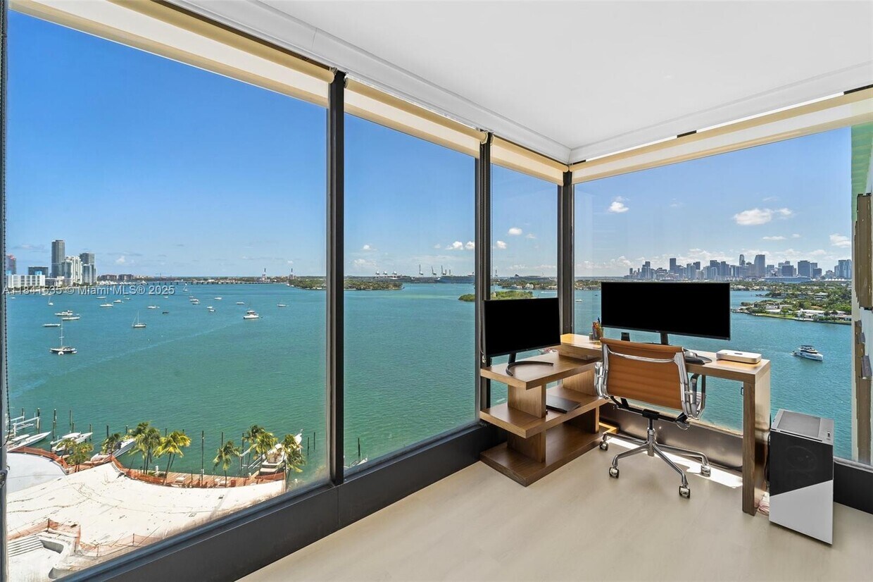 Foto principal - 5 Island Ave